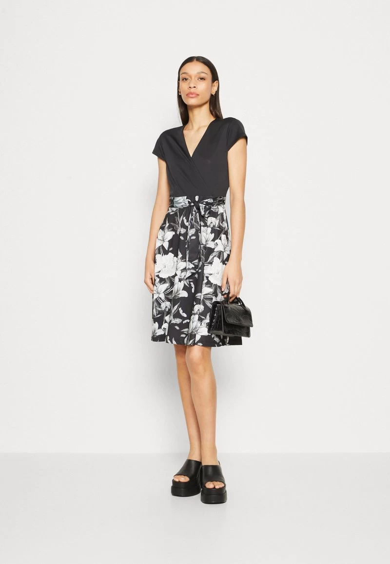 Anna Field Jerseykleid - Black/grey/white 2 Anna Field Jerseykleid - Black/grey/white – Bild 2