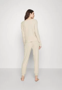 Anna Field Pyjama - Off-white 8 Anna Field Pyjama - Off-white -Anna Field Angebote Store c645c44a970a4bc1810f0b9f8efa1e58